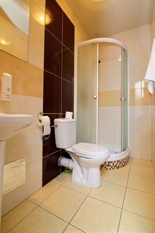 Amadeus Motel Lomza Luaran gambar