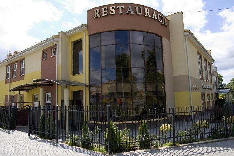 Amadeus Motel Lomza Luaran gambar