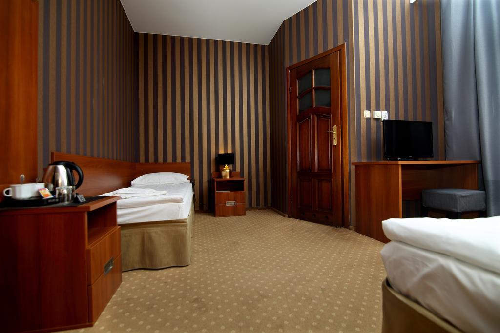 Amadeus Motel Lomza Luaran gambar