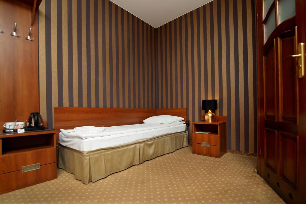 Amadeus Motel Lomza Luaran gambar