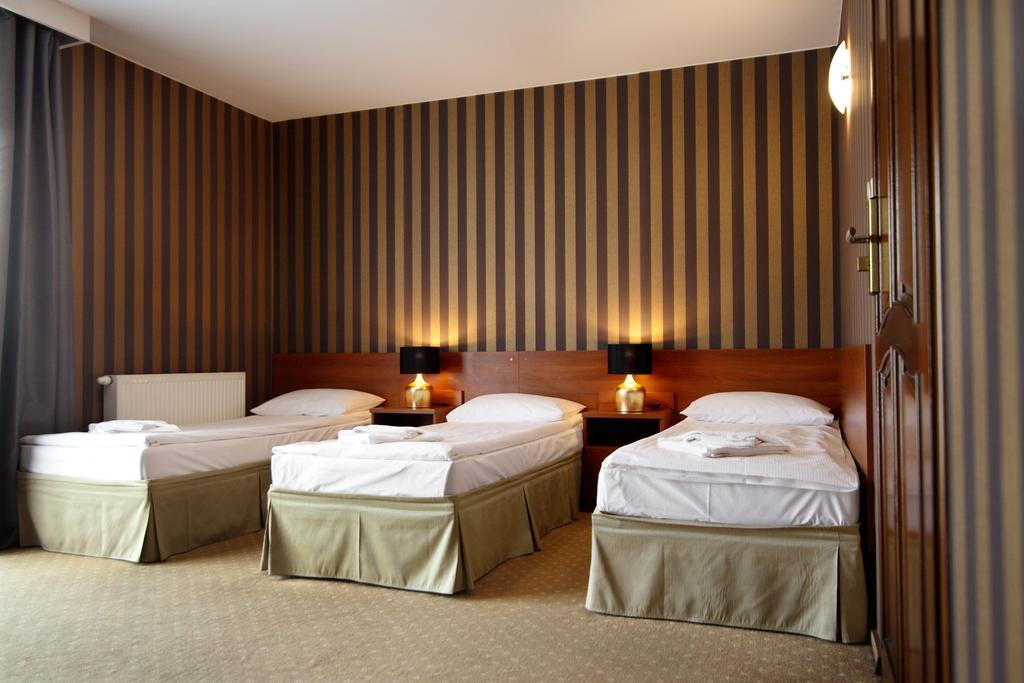 Amadeus Motel Lomza Luaran gambar