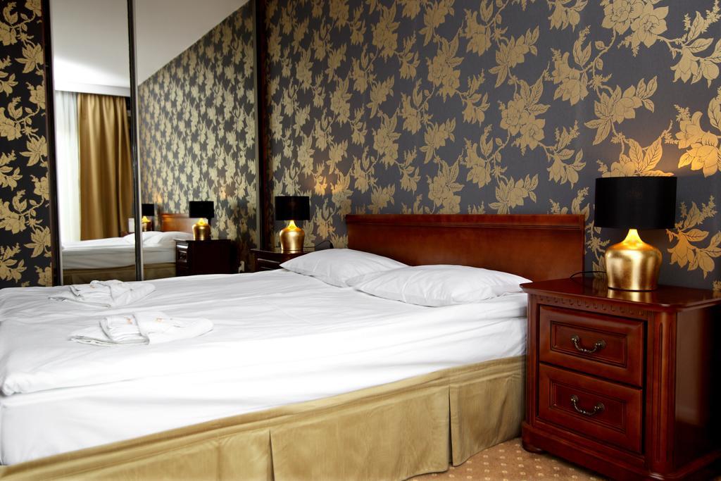Amadeus Motel Lomza Luaran gambar