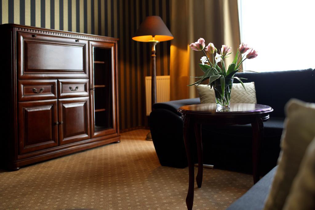 Amadeus Motel Lomza Luaran gambar