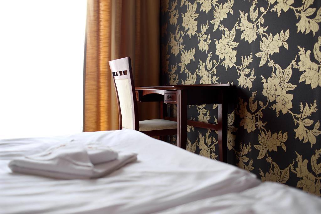 Amadeus Motel Lomza Luaran gambar