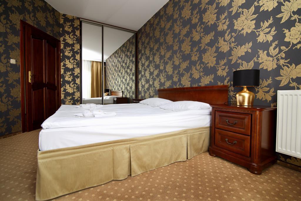 Amadeus Motel Lomza Luaran gambar