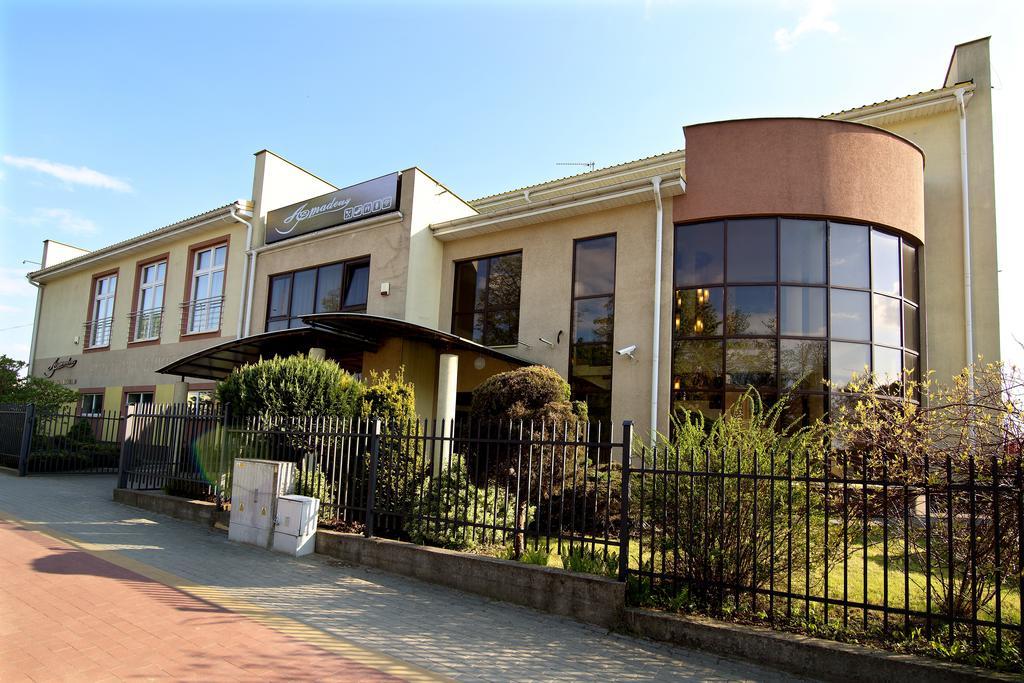 Amadeus Motel Lomza Luaran gambar