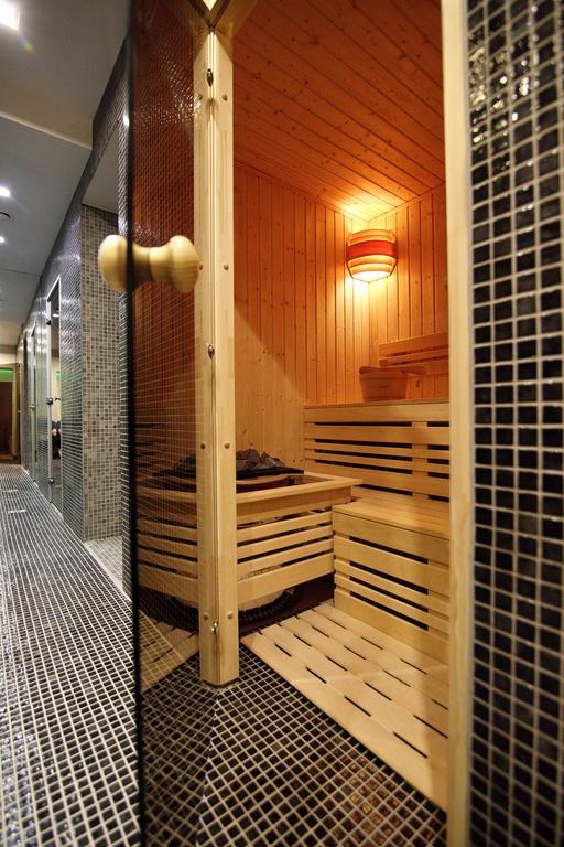 Amadeus Motel Lomza Luaran gambar