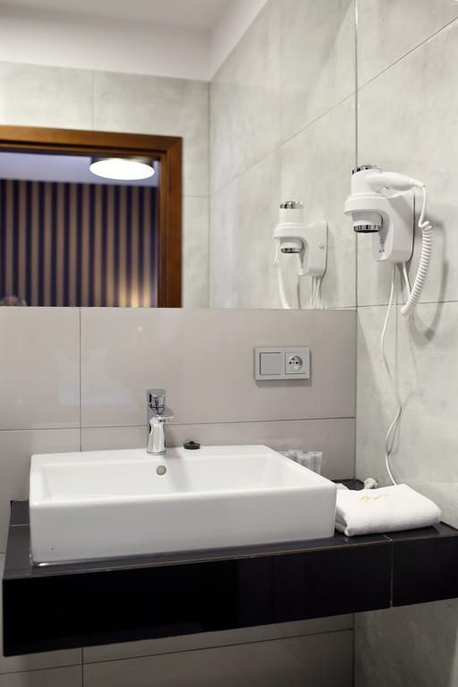 Amadeus Motel Lomza Luaran gambar