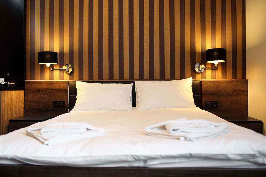 Amadeus Motel Lomza Luaran gambar