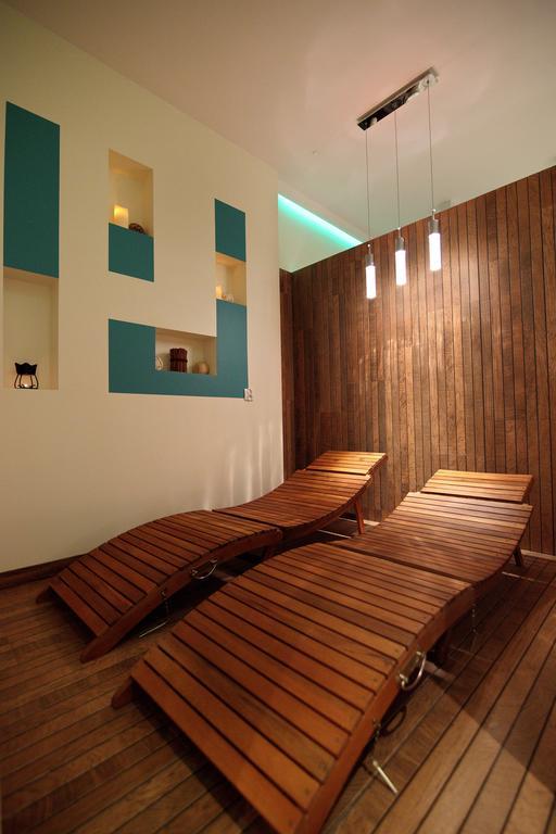 Amadeus Motel Lomza Luaran gambar