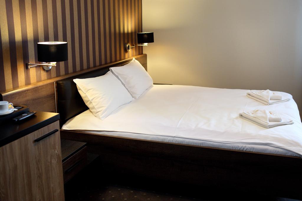 Amadeus Motel Lomza Luaran gambar
