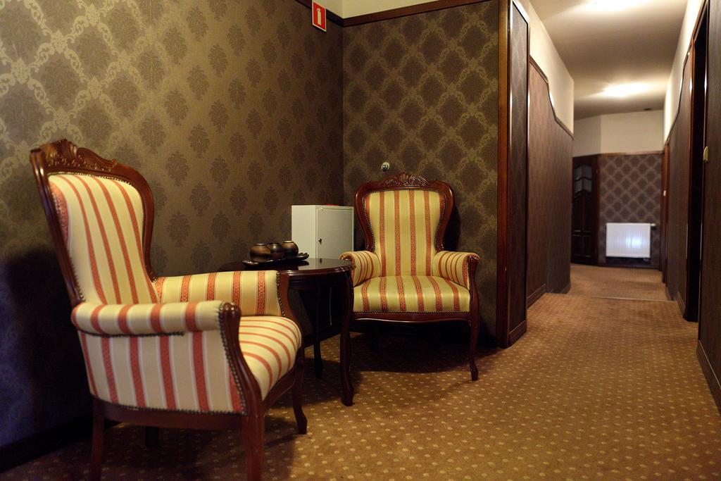 Amadeus Motel Lomza Luaran gambar