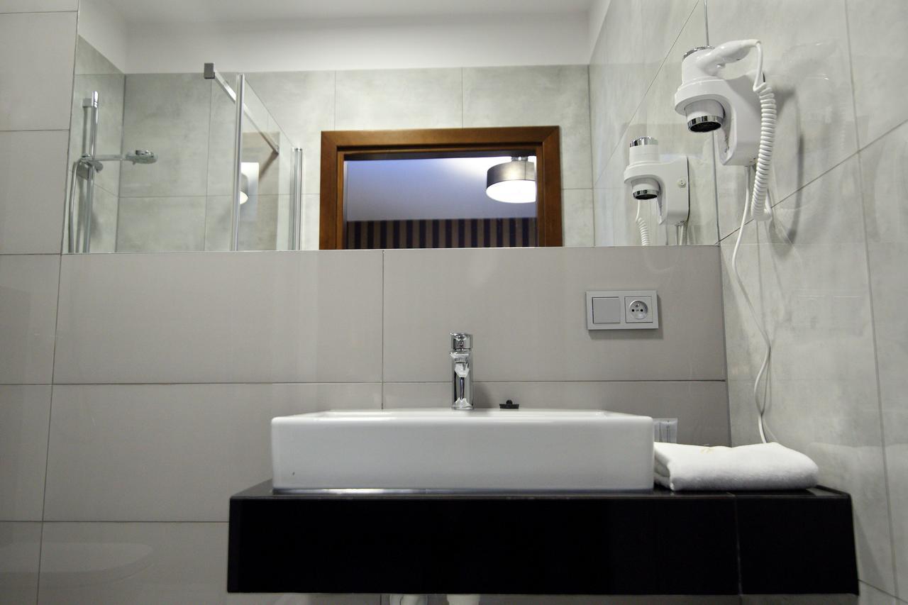 Amadeus Motel Lomza Luaran gambar