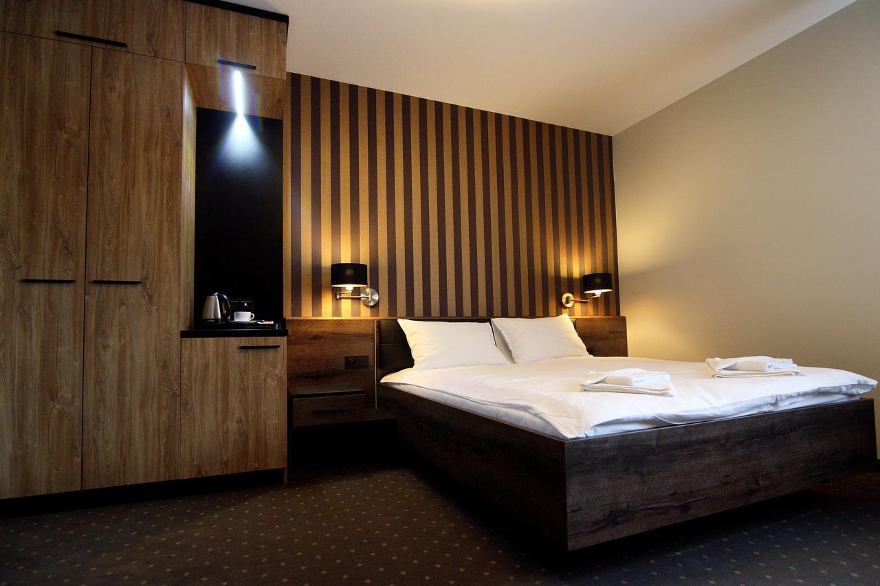 Amadeus Motel Lomza Luaran gambar